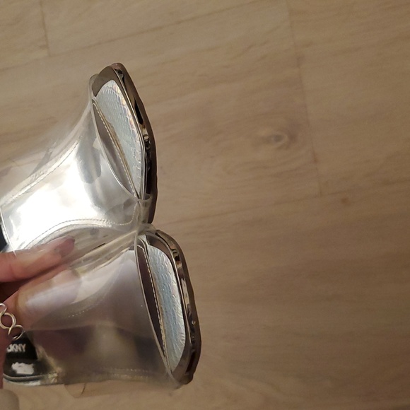 DKNY y2k Bronx Clear Transparent Heels- 7 - Picture 5 of 10